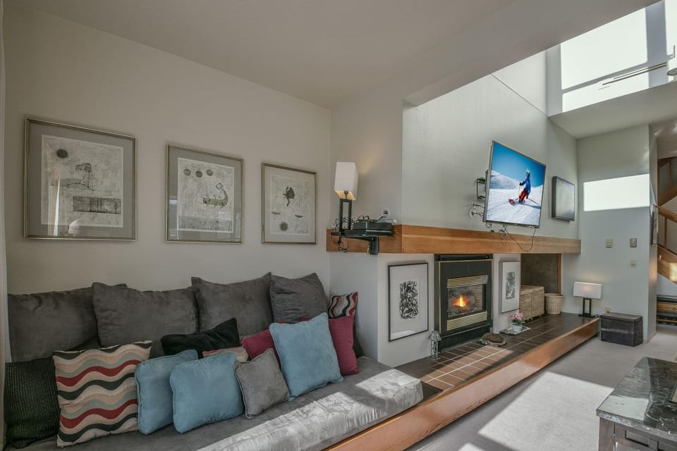 Quicksilver 1677 by SummitCove Lodging in Colorado House in Keystone