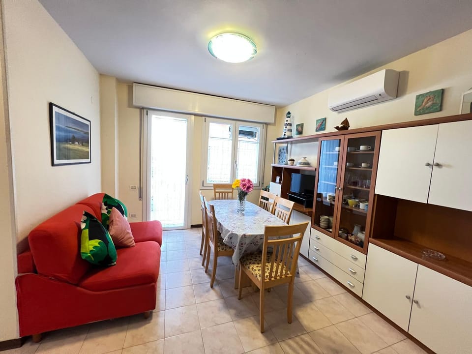 TV and multimedia, Dining area
