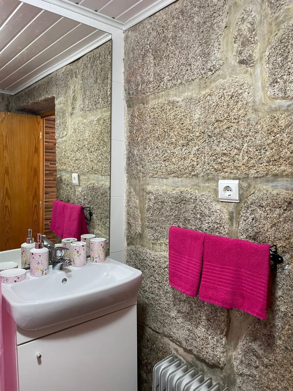 CASA DA QUELHA House in Viana do Castelo District, Portugal