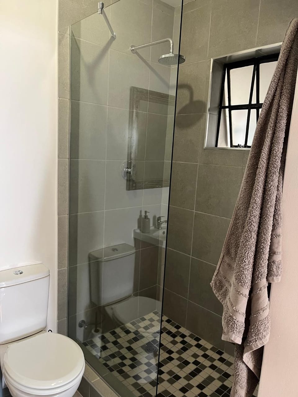 Shower, towels