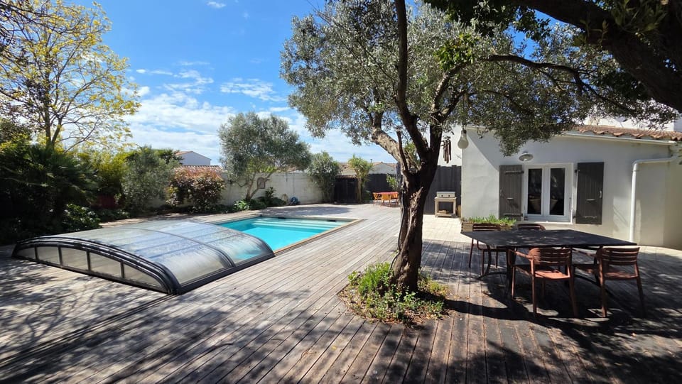Patio, Swimming pool