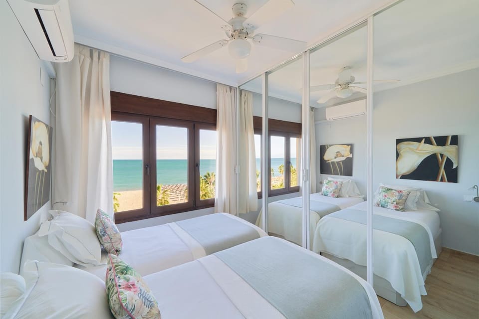 Playa Bajondillo Terrace - Free Parking Apartment in Torremolinos