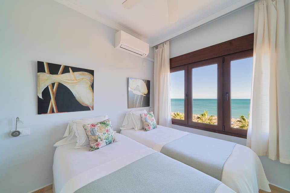 Playa Bajondillo Terrace - Free Parking Apartment in Torremolinos