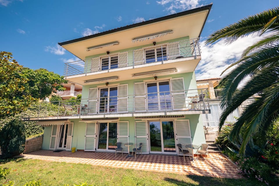 Property building, Day