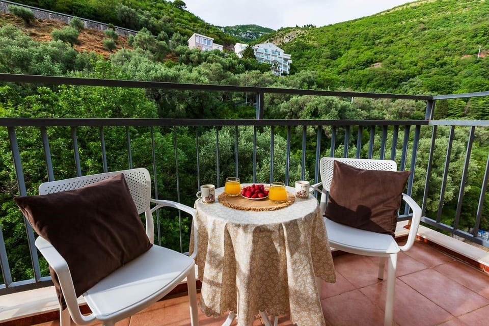 Natural landscape, View (from property/room), Balcony/Terrace, Mountain view