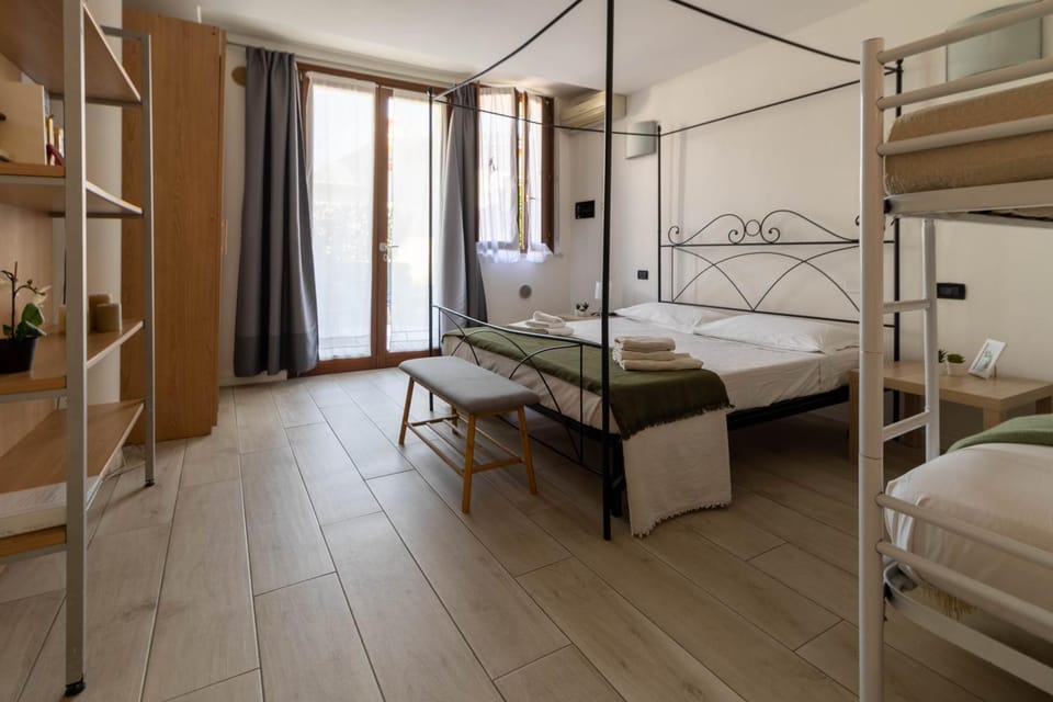 Manu Le Vele Casa Vacanze (Pet Friendly) Apartment in Desenzano del Garda