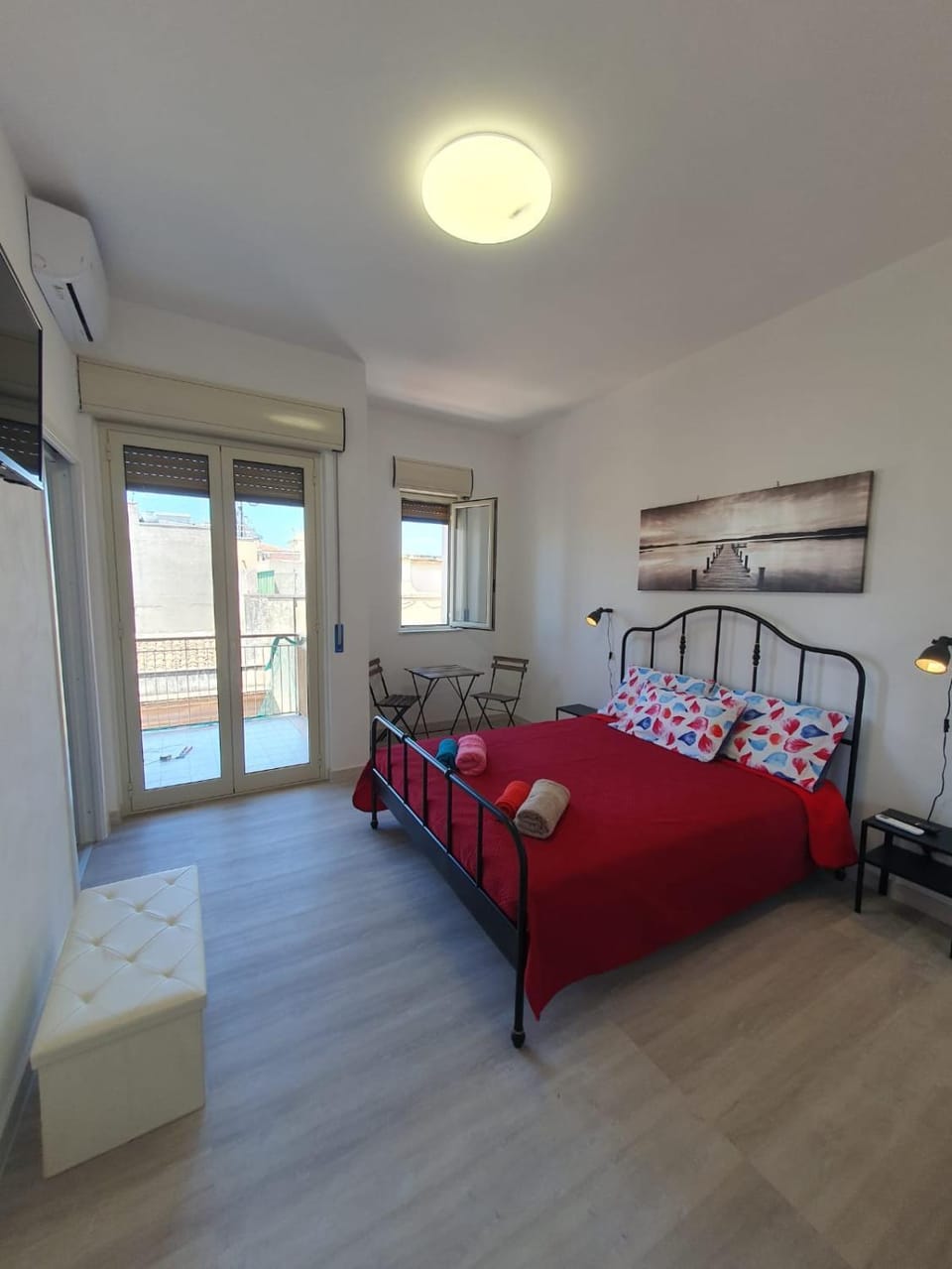 Bedroom, air conditioner