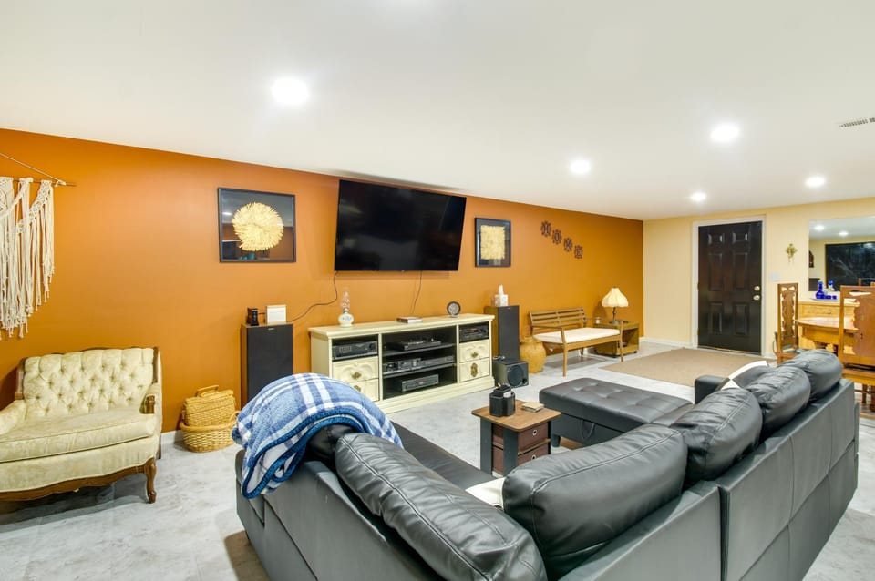 Charming Virginia Getaway Near Hiking & Golfing! Apartment in Lynchburg