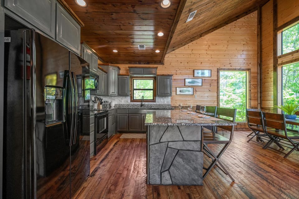 Kitchen or kitchenette, minibar, pet friendly, stove