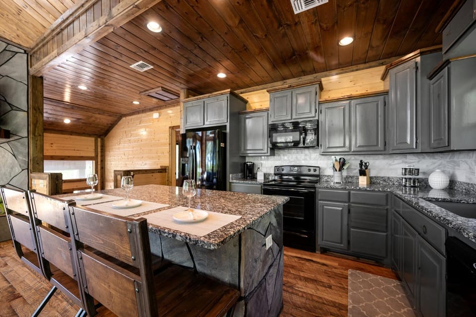 Kitchen or kitchenette, dishwasher, minibar, pet friendly, stove, toaster