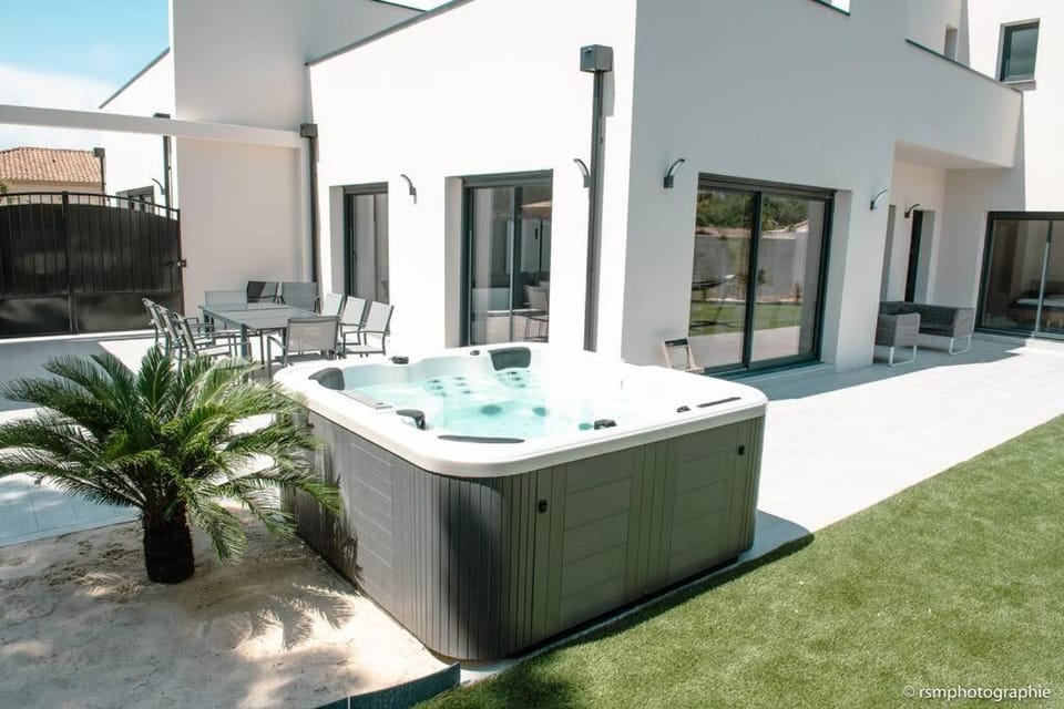 Patio, Hot Tub