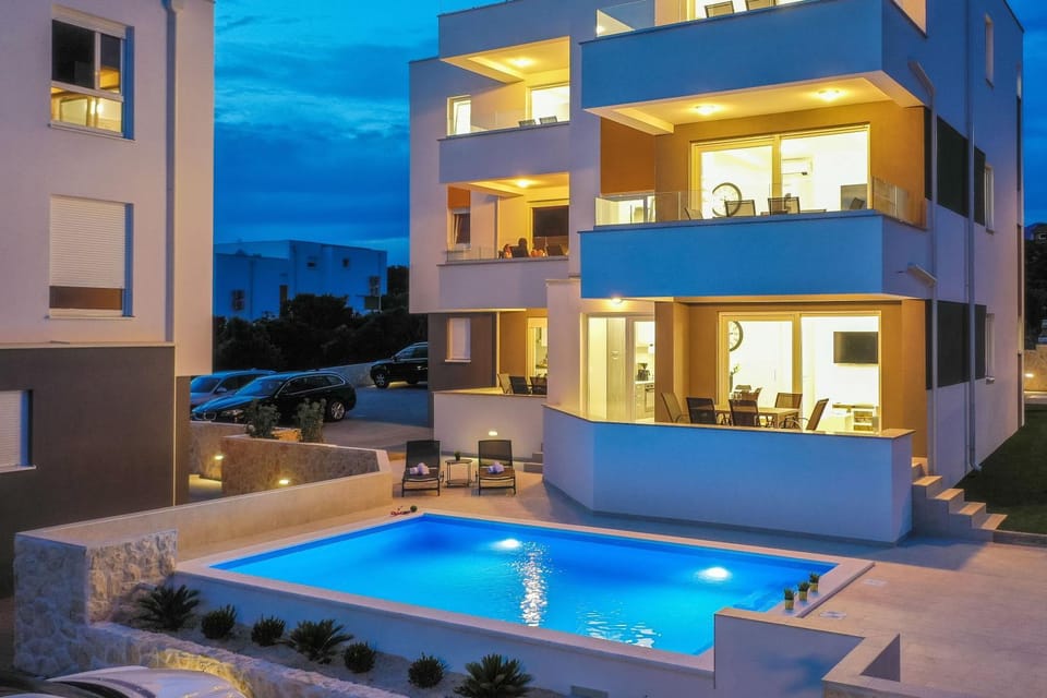 Property building, Night, Balcony/Terrace, Pool view, Swimming pool, Swimming pool