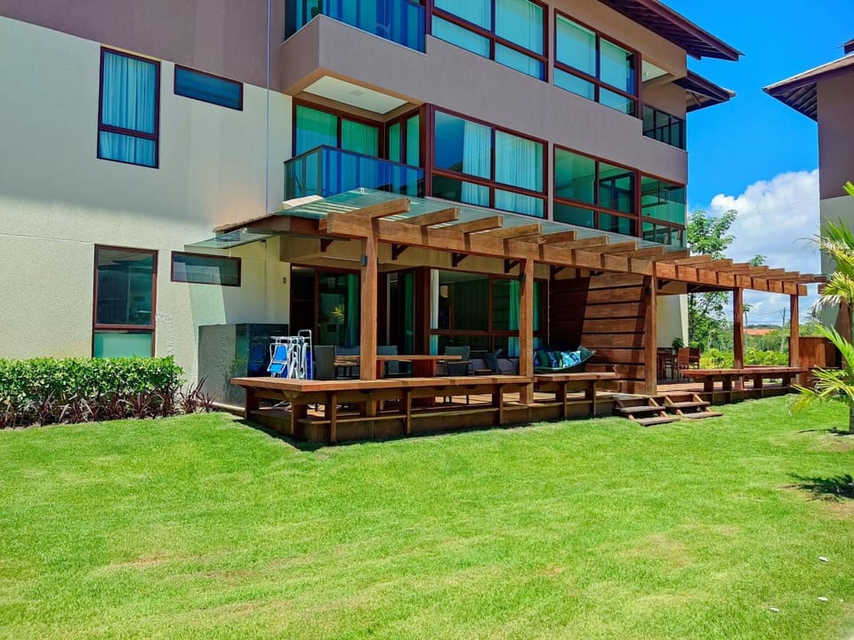 Property building, Patio, Communal lounge/ TV room, Spring, Day, Garden, Evening entertainment, Garden view