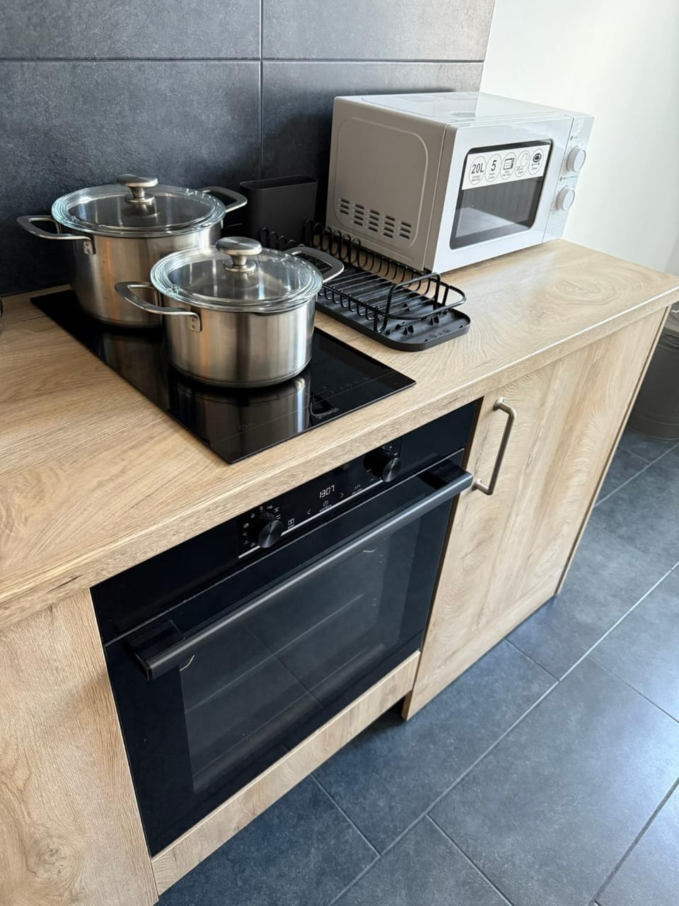 Kitchen or kitchenette, pet friendly, stove