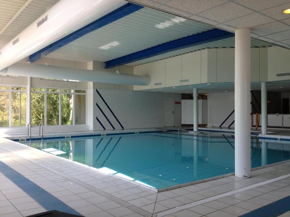 Swimming pool, Swimming pool