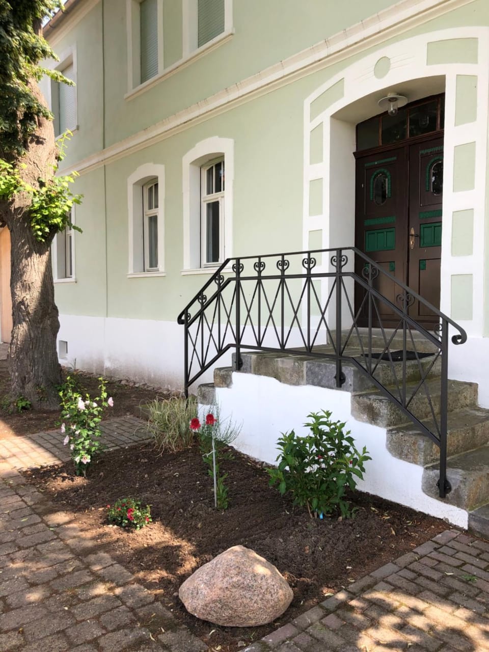 Facade/entrance