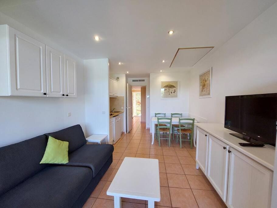 Presqu'ile de Giens - Hameau de la Pinede Apartment in Hyères