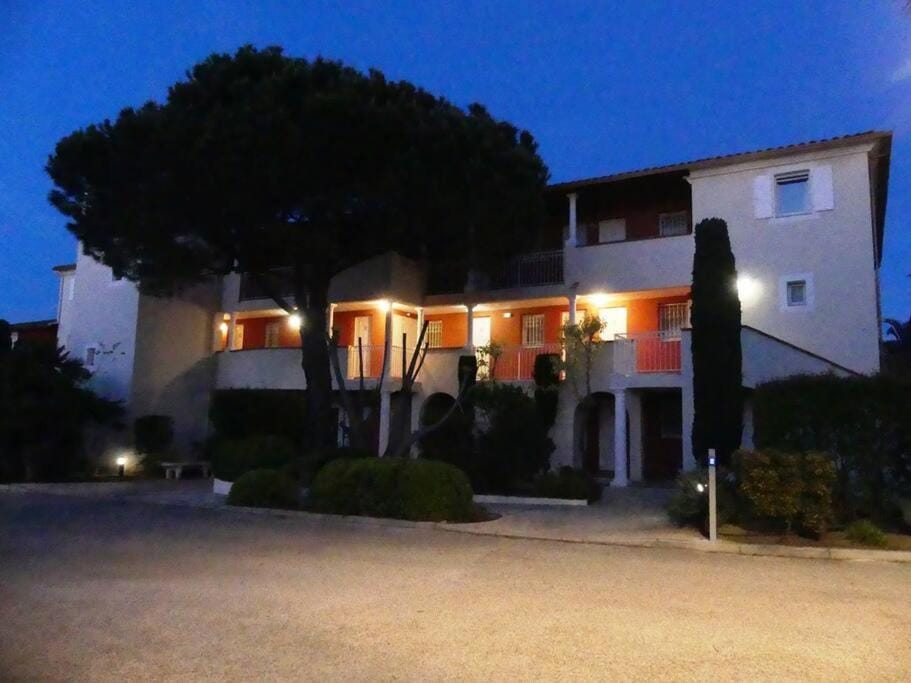 Presqu'ile de Giens - Hameau de la Pinede Apartment in Hyères