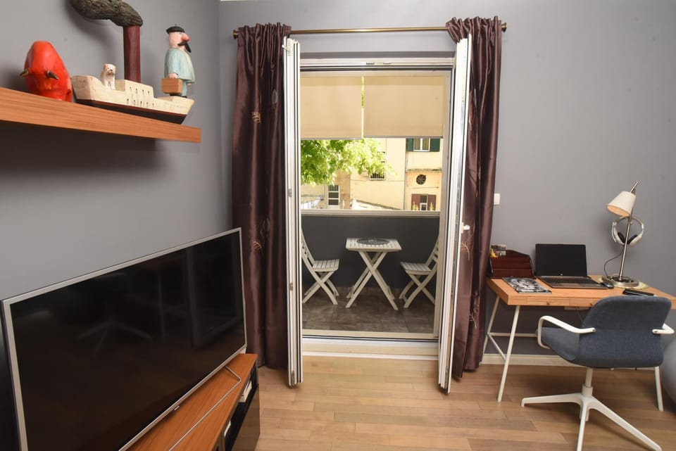 TV and multimedia, Balcony/Terrace, Living room, hair dresser