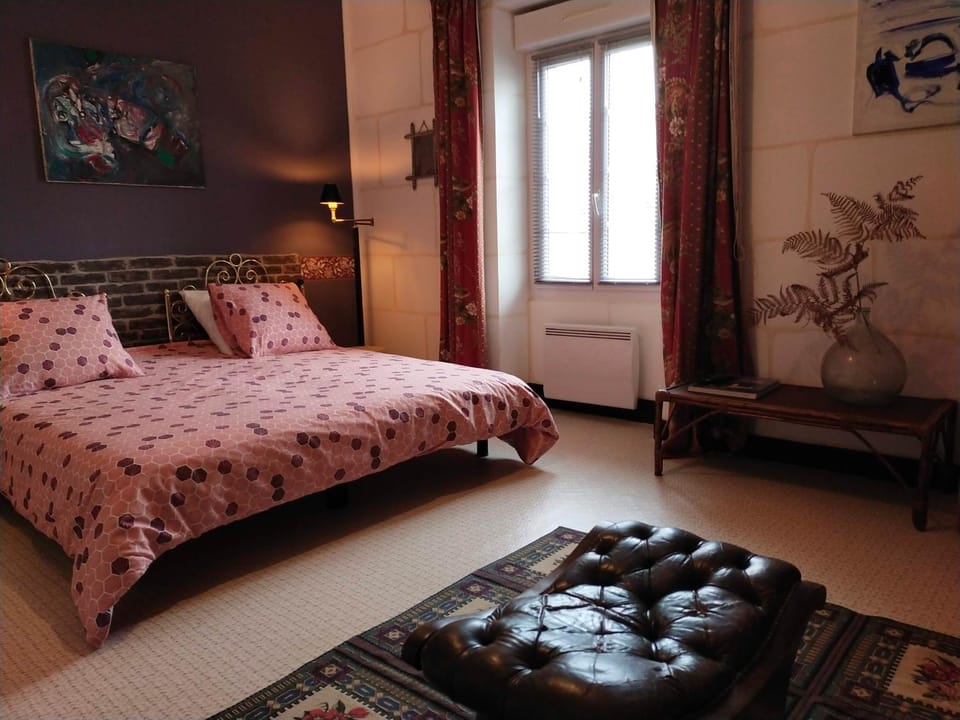 Photo of the whole room, Bedroom, City view, internet
