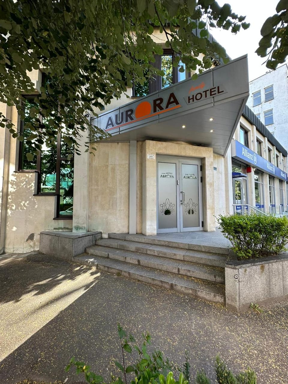 Property building, Facade/entrance, Day