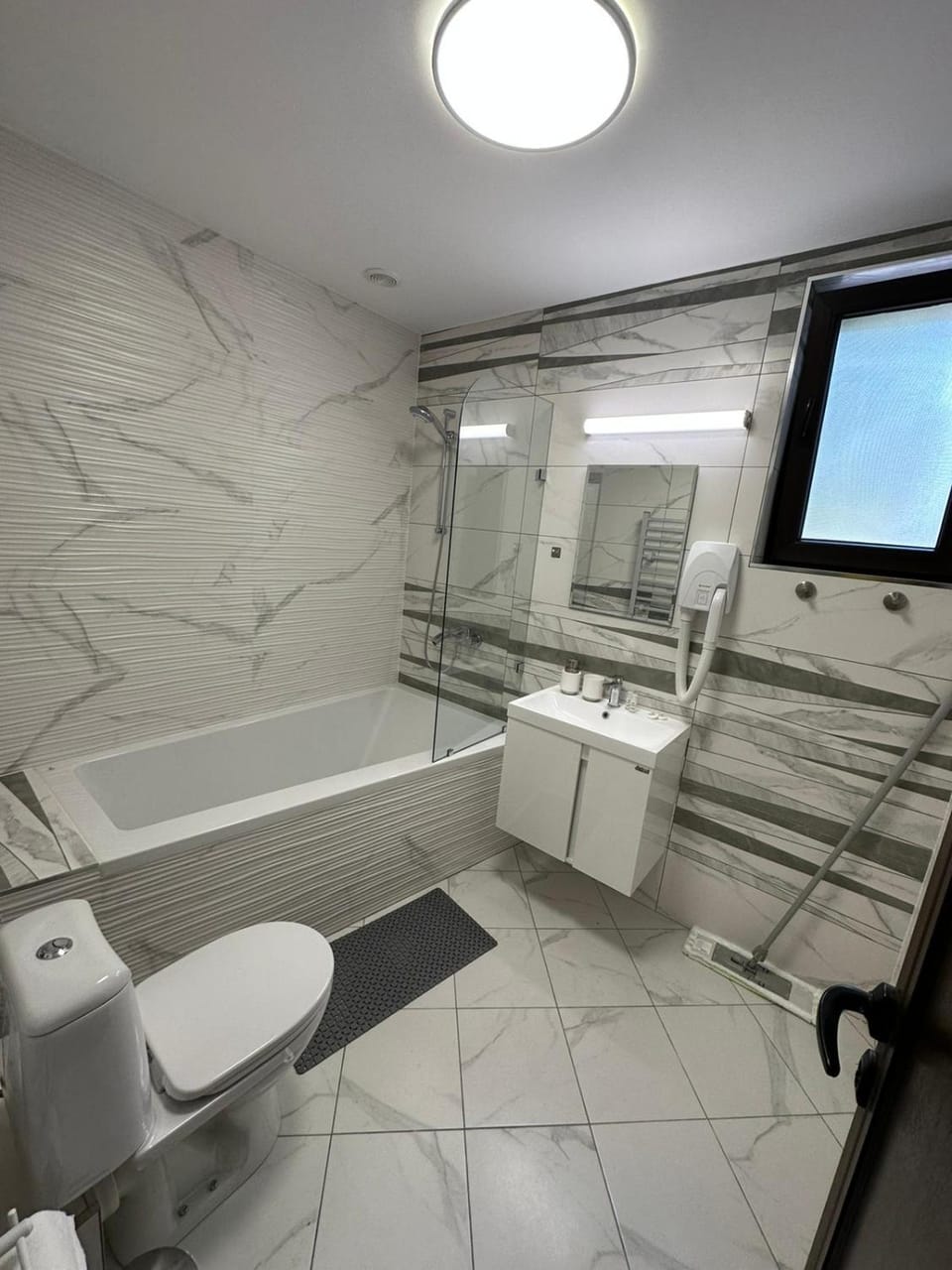 Shower, Toilet, Bathroom, Bath