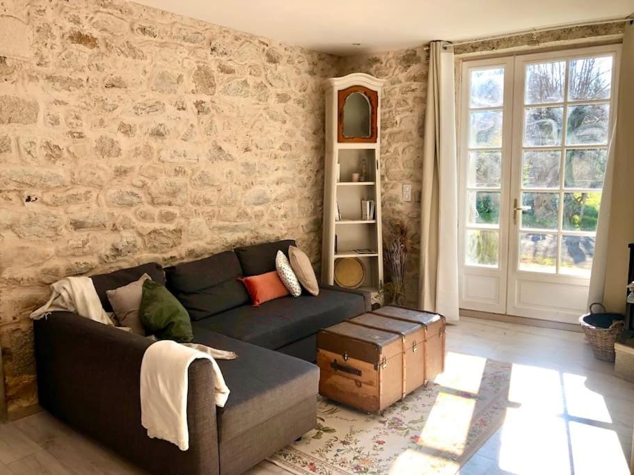 Cottage et jardin au calme pour soirées estivales House in Nouvelle-Aquitaine