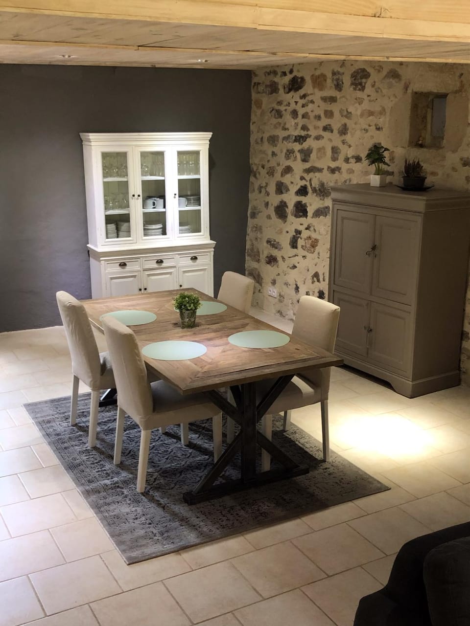 Seating area, Dining area