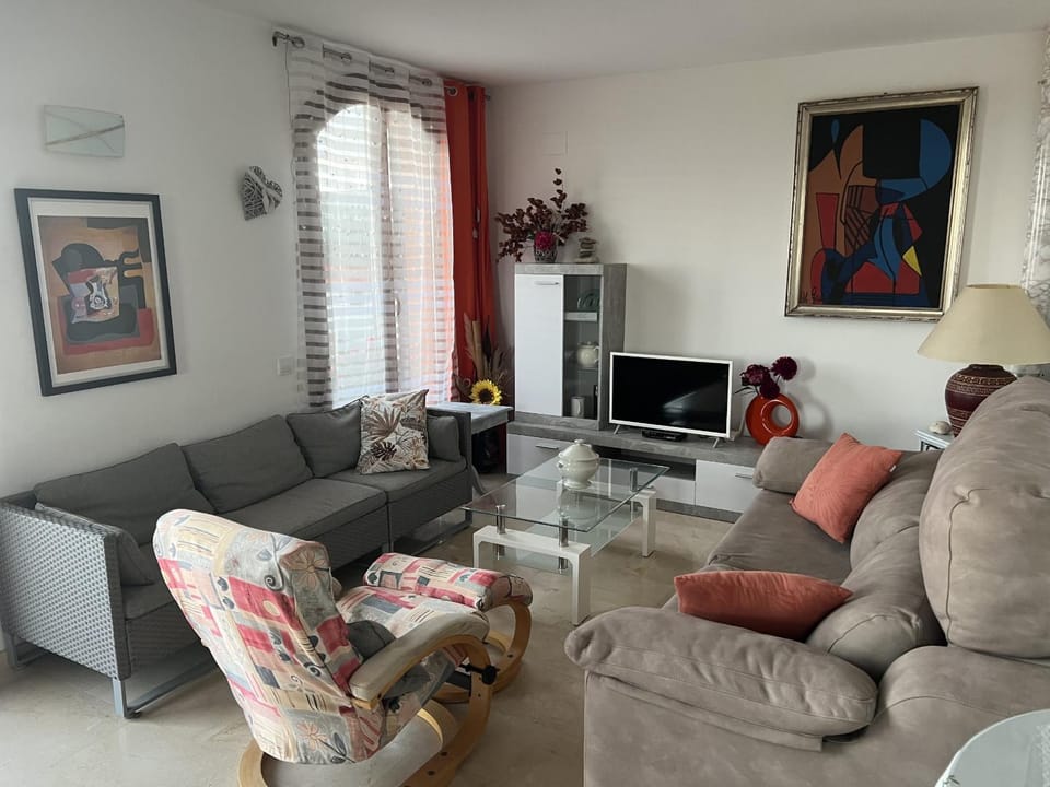Communal lounge/ TV room, Living room