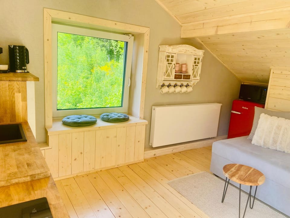 Kitchen or kitchenette, Living room, Seating area, minibar