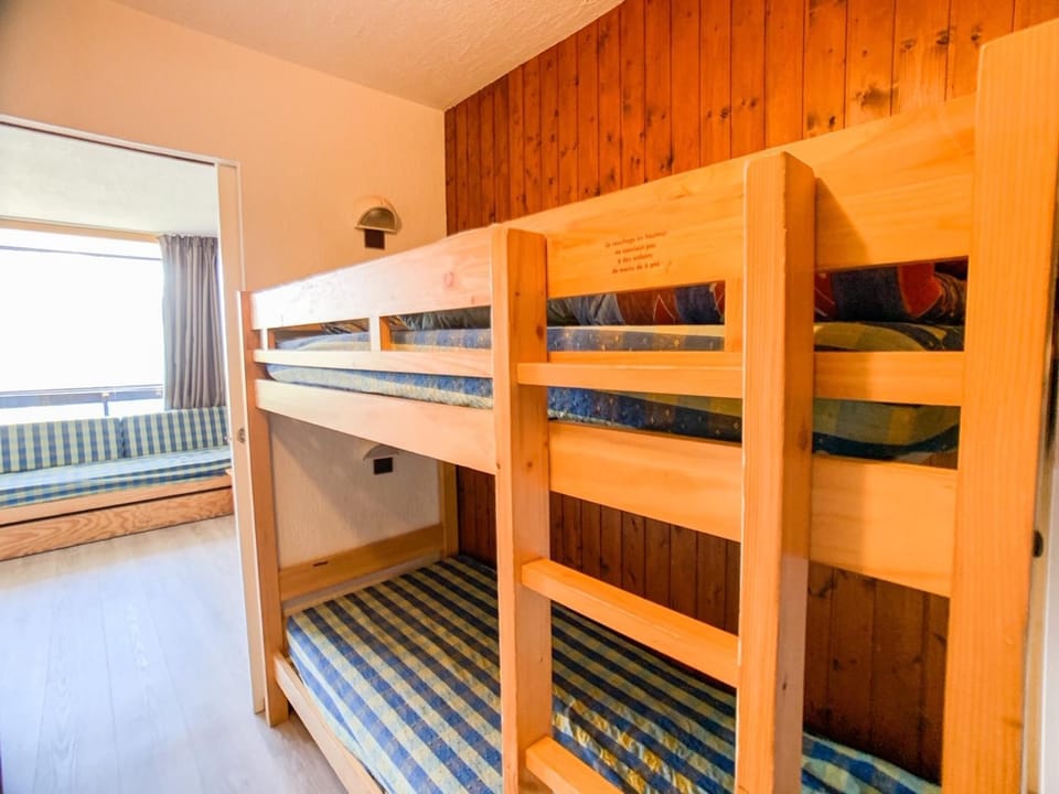 Studio lumineux proche pistes et commerces, balcon, animaux acceptés - FR-1-502-525 Apartment in Tignes