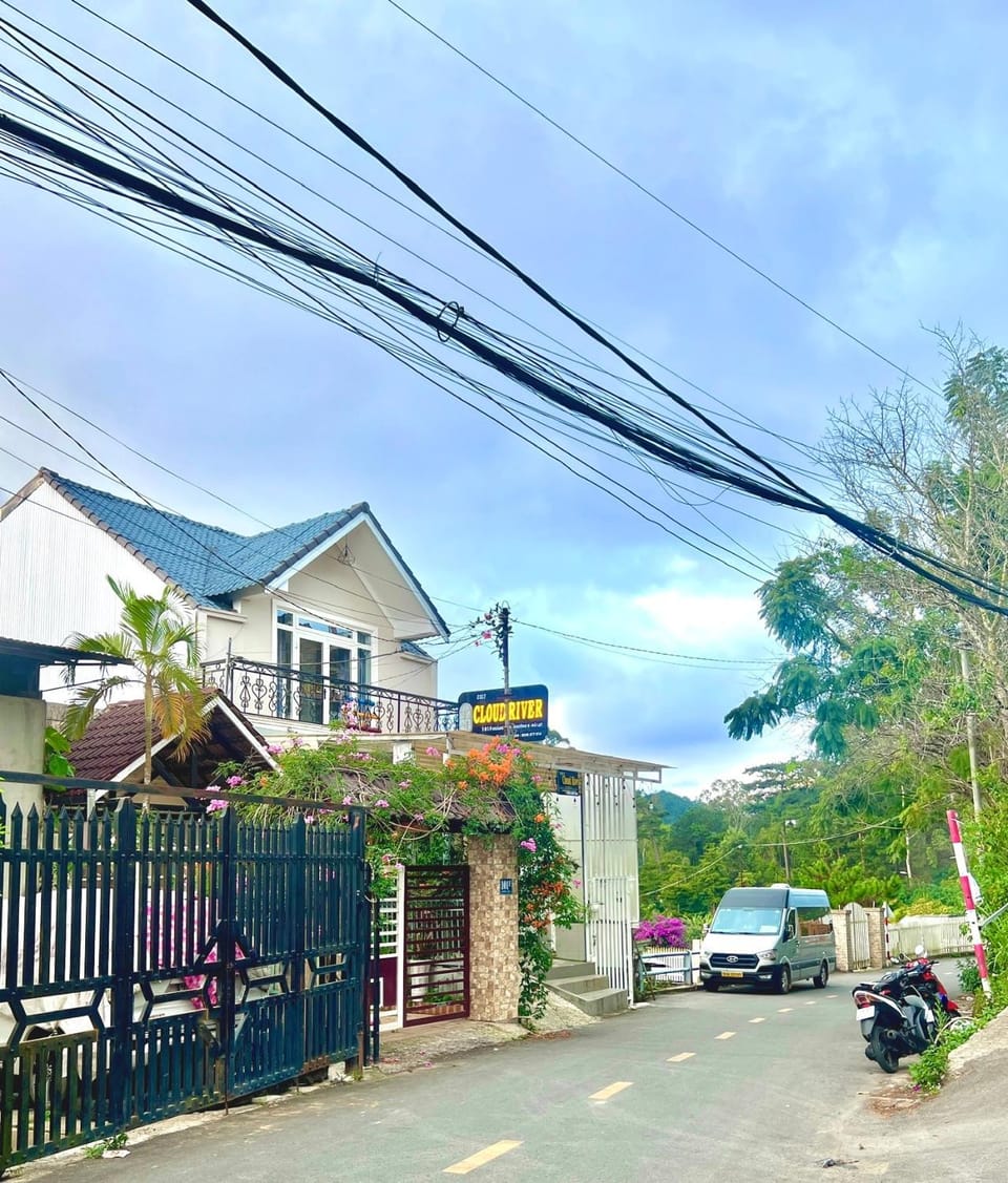 Property building, Neighbourhood, Parking