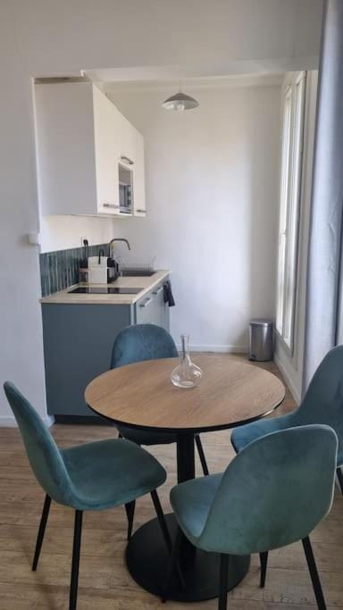 Appartement Vieux-Port/ 2 min du métro Estrangin Apartment in Marseille