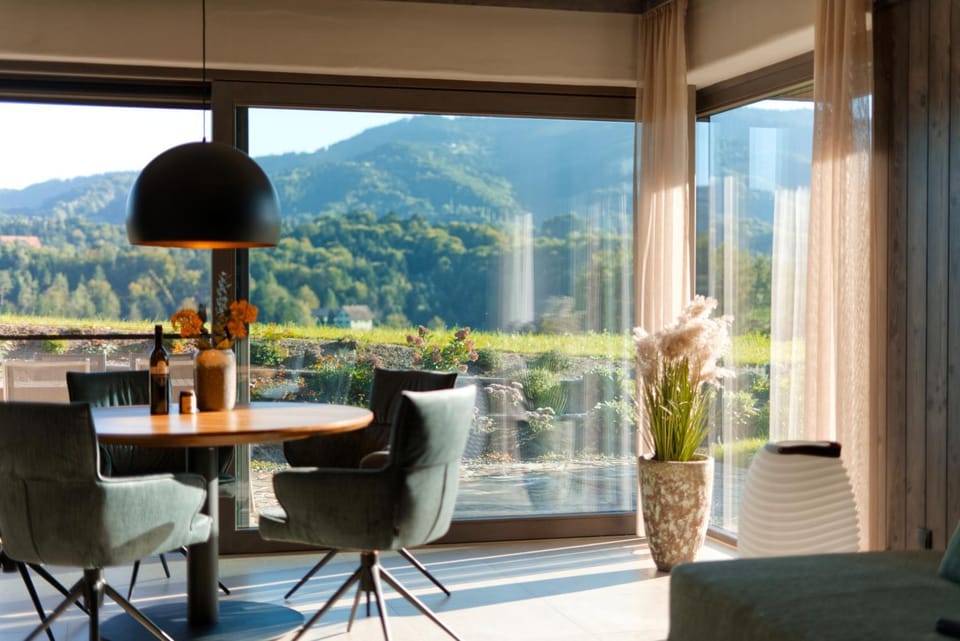 Natural landscape, View (from property/room), Balcony/Terrace, Seating area, Dining area, Mountain view, Sunset