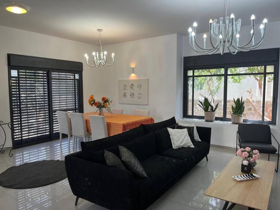 וילה מפנקת ומאובזרת במיקום מעולה Villa in North District
