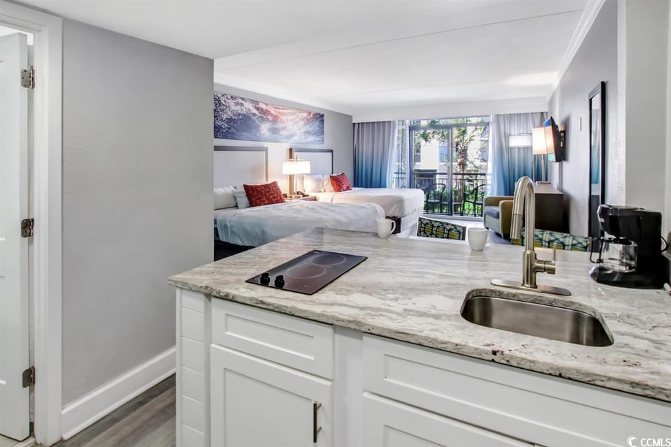 Immaculate Ocean View Double Queen Suite!- Grande Cayman Resort Unit 232 - Sleeps 4 Guests! House in Myrtle Beach