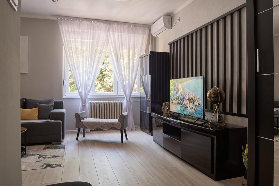 TV and multimedia, air conditioner