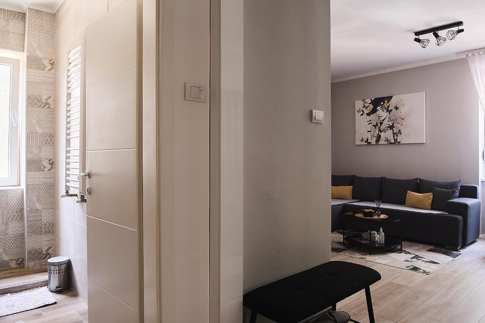 Bathroom, Living room