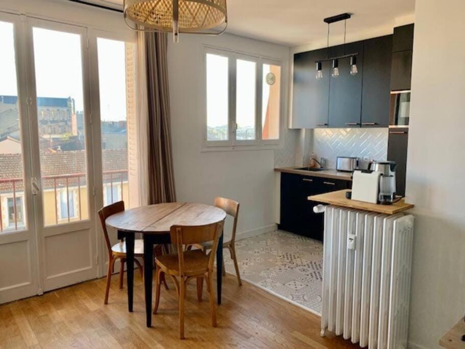 Le Chinchauvaud - Spacieux T2 - Coup de foudre garanti en face de la gare des Bénédictins Apartment in Limoges