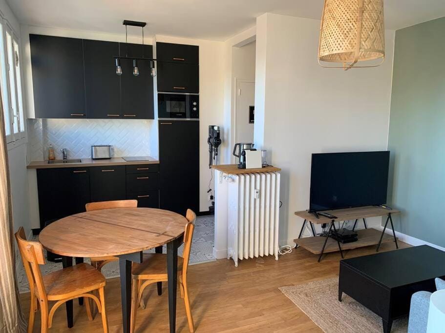 Le Chinchauvaud - Spacieux T2 - Coup de foudre garanti en face de la gare des Bénédictins Apartment in Limoges