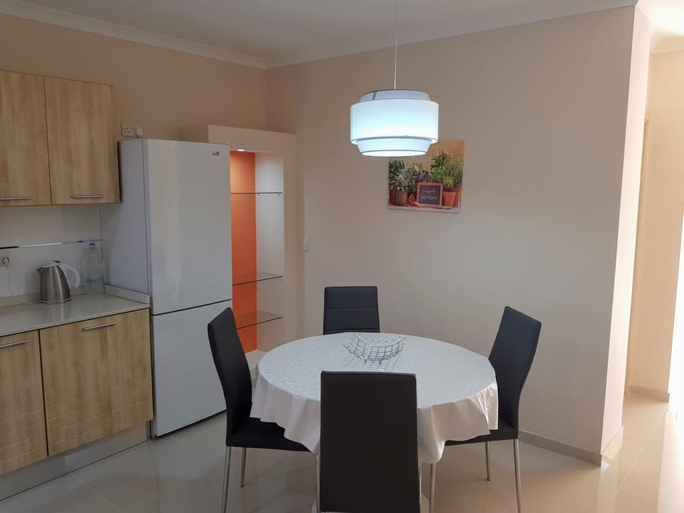 Charming apartment-wifi-sleeps 5 Apartment in Marsaskala