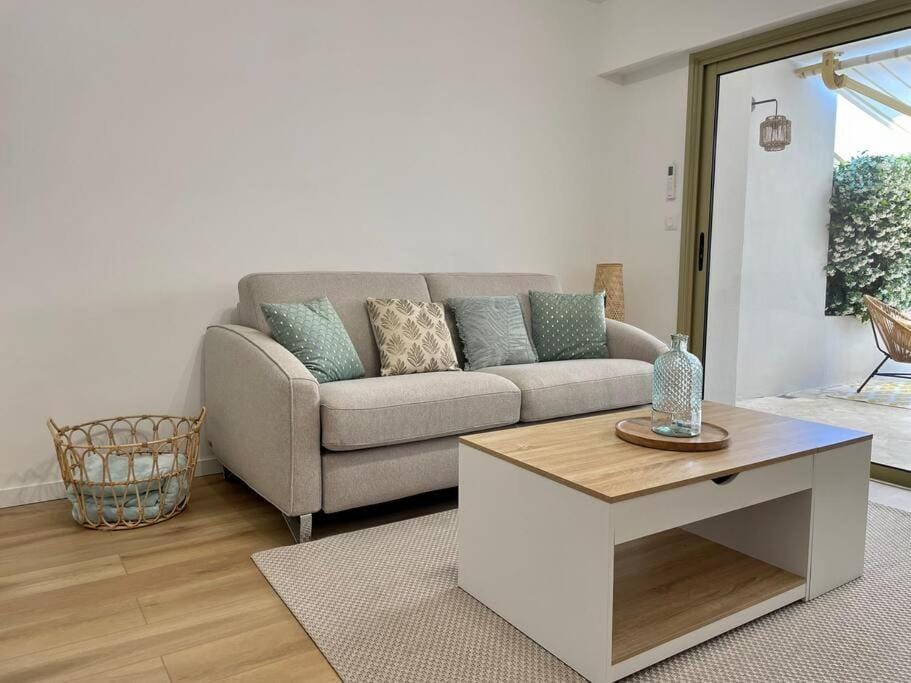 Studio La Douce Apartment in Antibes