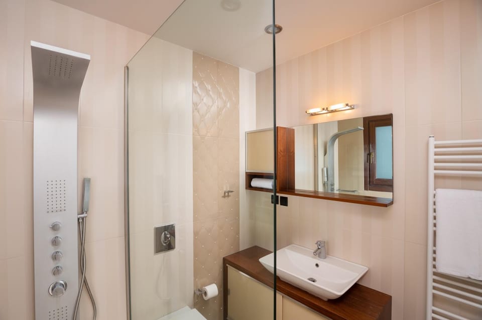 Shower, Bathroom