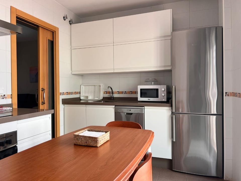 dishwasher, pet friendly, stove