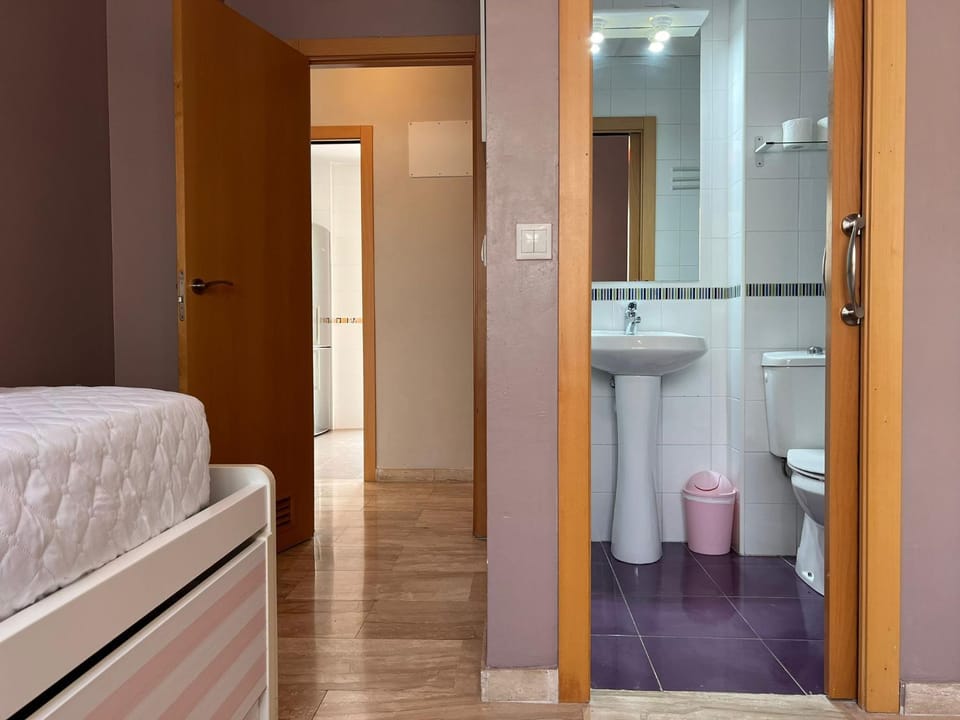 Bathroom, Photo of the whole room, Bedroom
