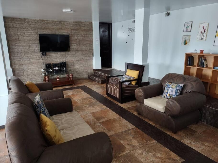 TV and multimedia, Living room, Seating area