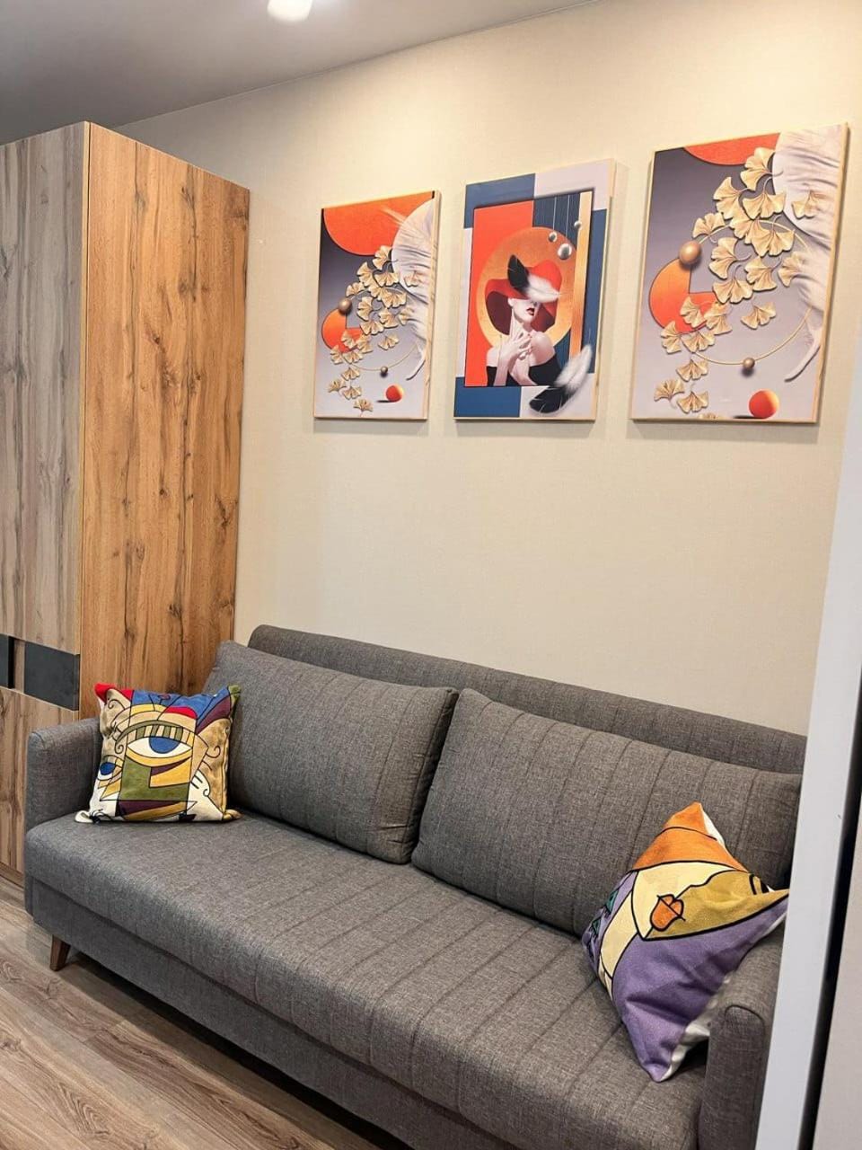 Яркие апартаменты в жилом комплексе Акварель Apartment in Almaty