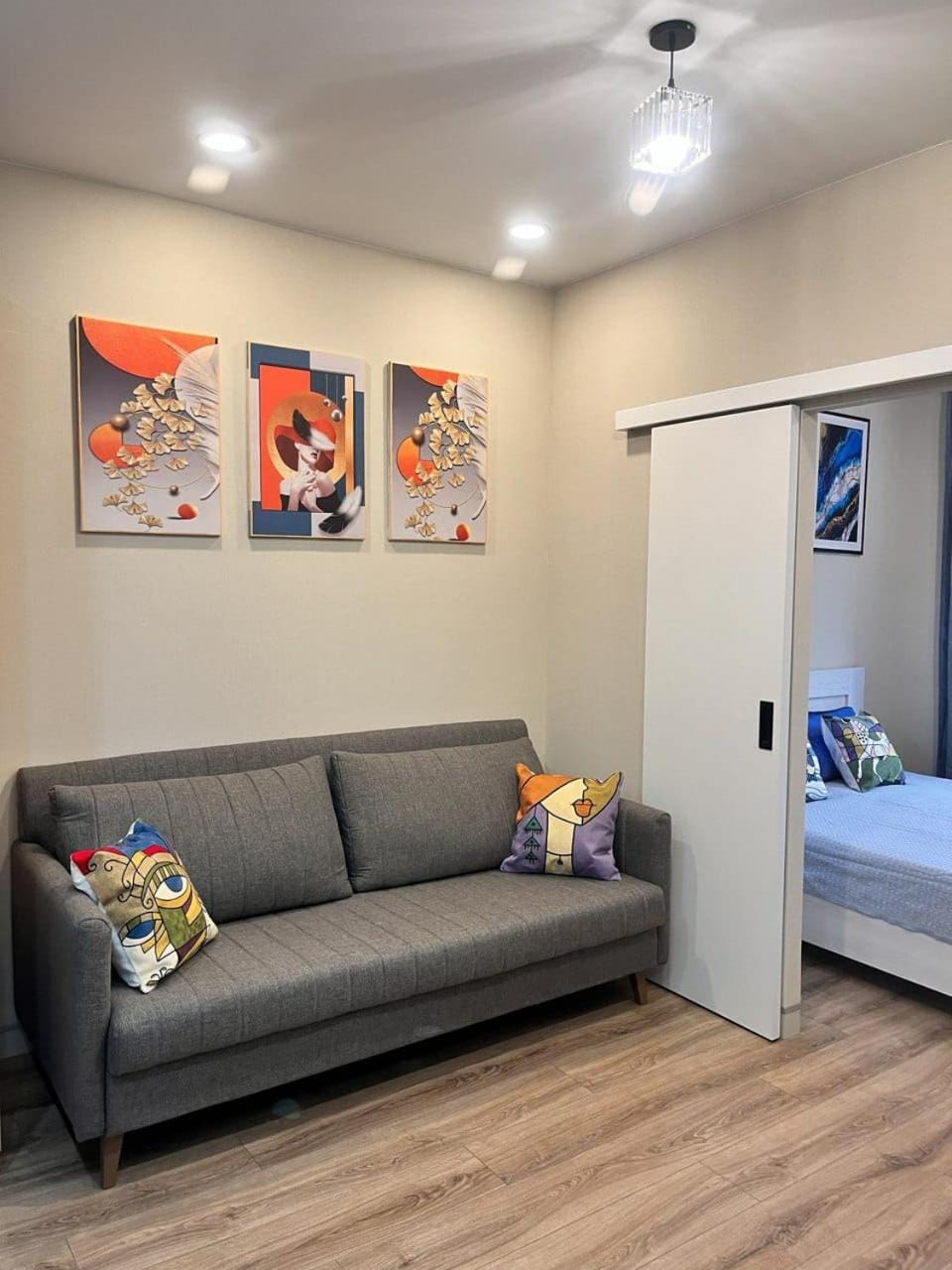 Яркие апартаменты в жилом комплексе Акварель Apartment in Almaty