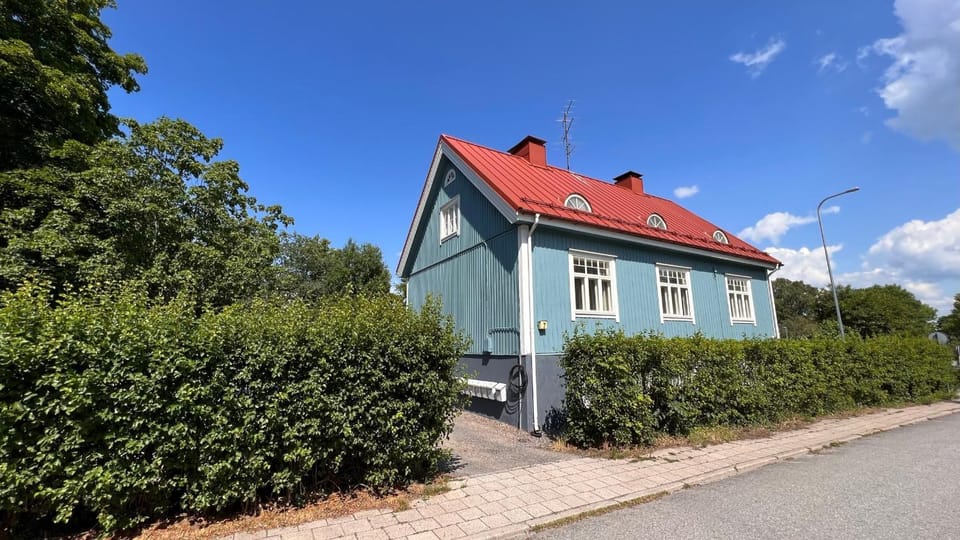 Property building, Day