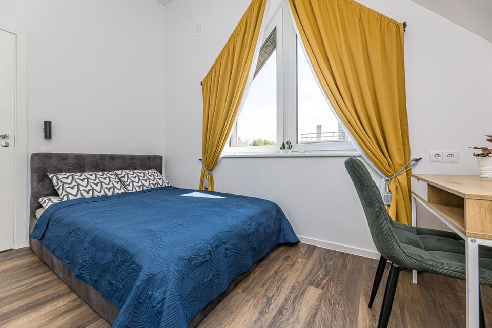 Bed, Photo of the whole room, Bedroom, hair dresser